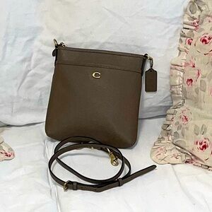 EUC Coach Kitt Messenger Crossbody Bag on Dark Stone